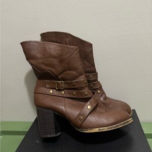 Rustic Brown Ankle Boots 
Cowgirl Look 
Size 10